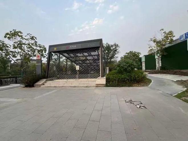 儿童活动室楼上居民很担心龙8游戏进入小区一楼要开(图1) 儿童活动室楼上居民很担心龙8游戏进入小区一楼要开(图1)